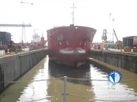 Tankowiec do przewozu ropy/chemikaliów na sprzedaż