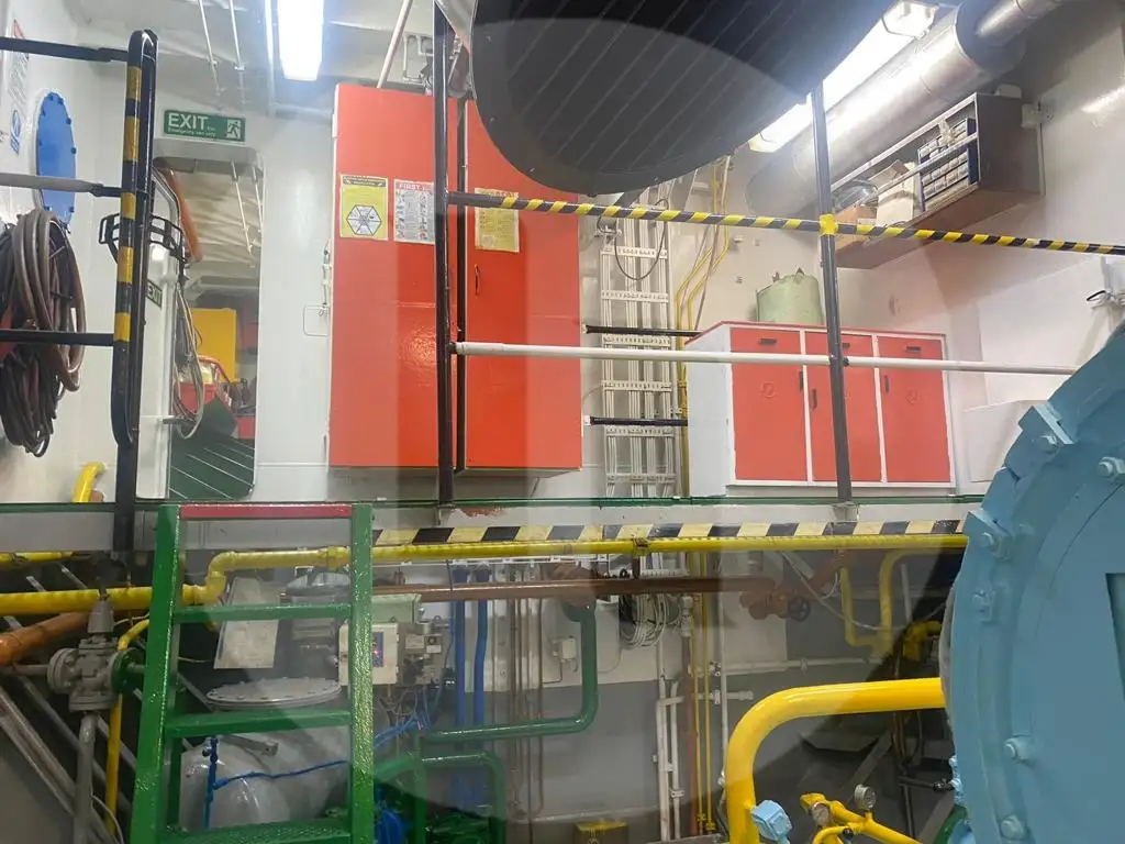 Tankowiec do przewozu ropy/chemikaliów na sprzedaż