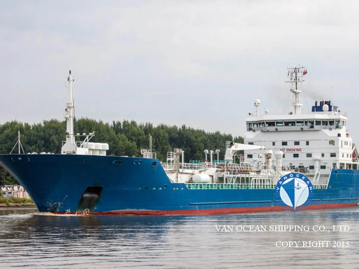 Tankowiec do przewozu ropy/chemikaliów na sprzedaż