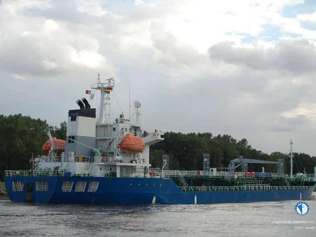Tankowiec do przewozu ropy/chemikaliów na sprzedaż