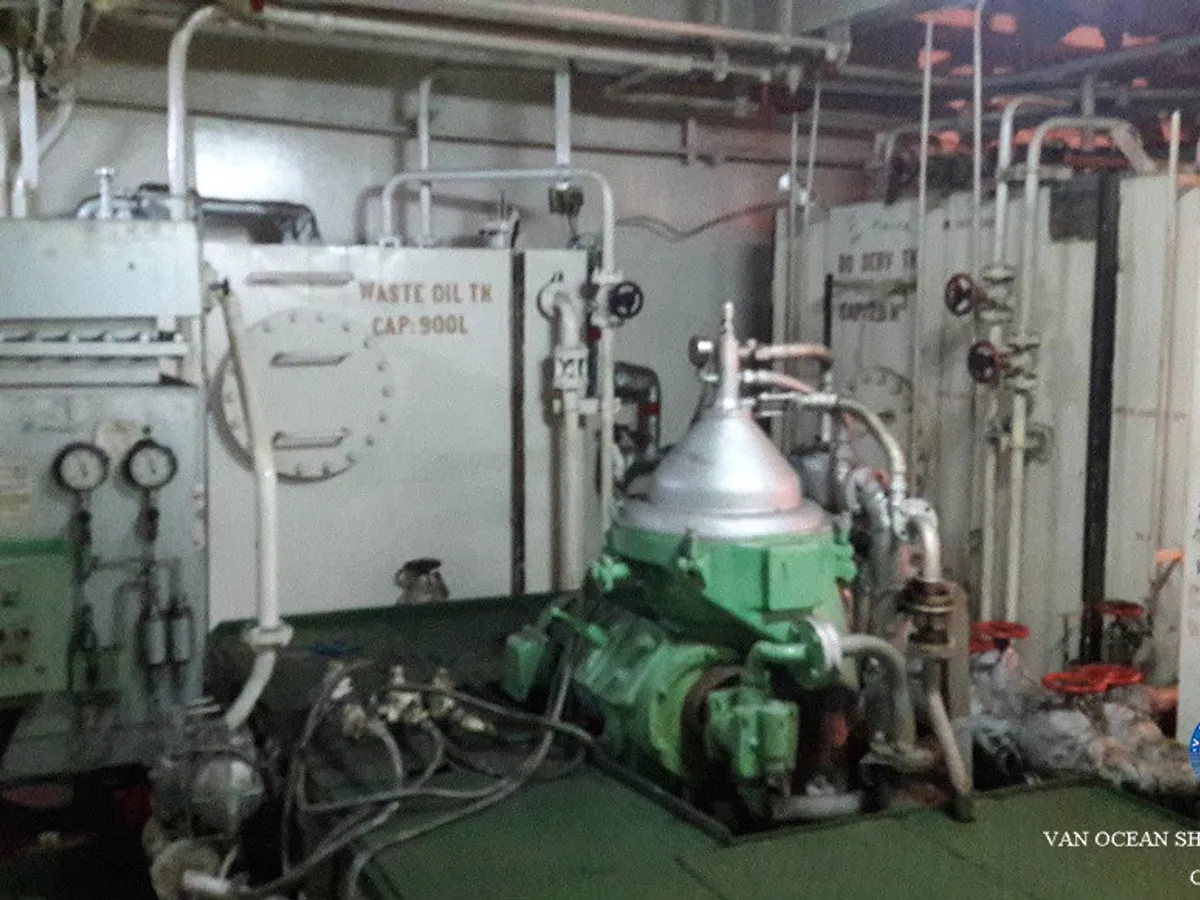 Tankowiec do przewozu ropy/chemikaliów na sprzedaż