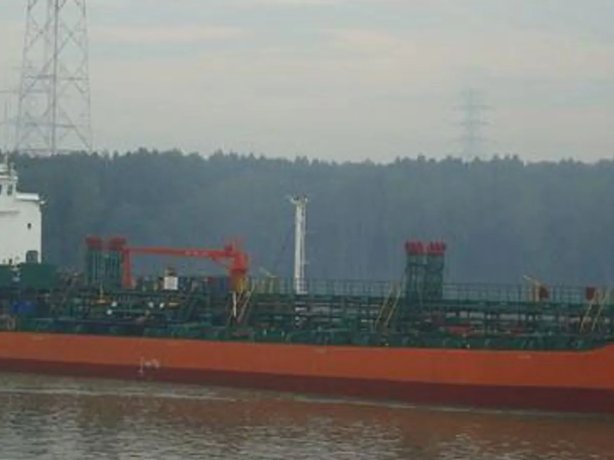 Tankowiec do przewozu ropy/chemikaliów na sprzedaż