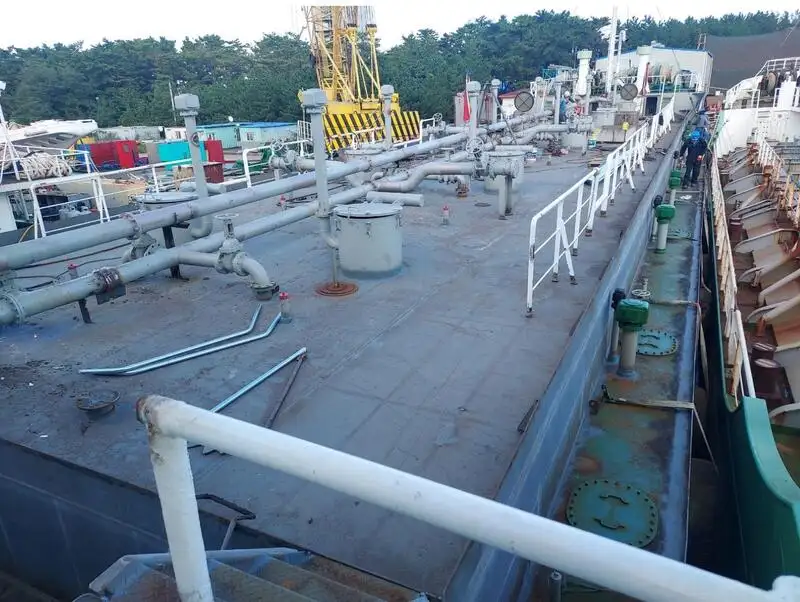 Tankowiec do przewozu ropy/chemikaliów na sprzedaż