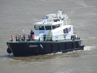 Łódź pilotująca na sprzedaż