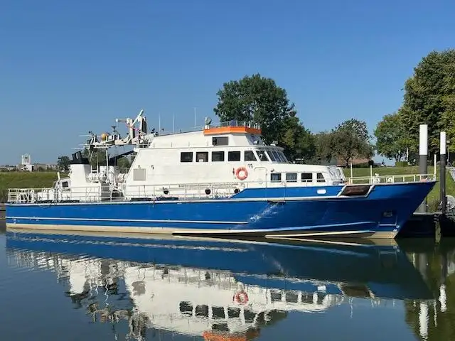 Statek badawczy na sprzedaż
