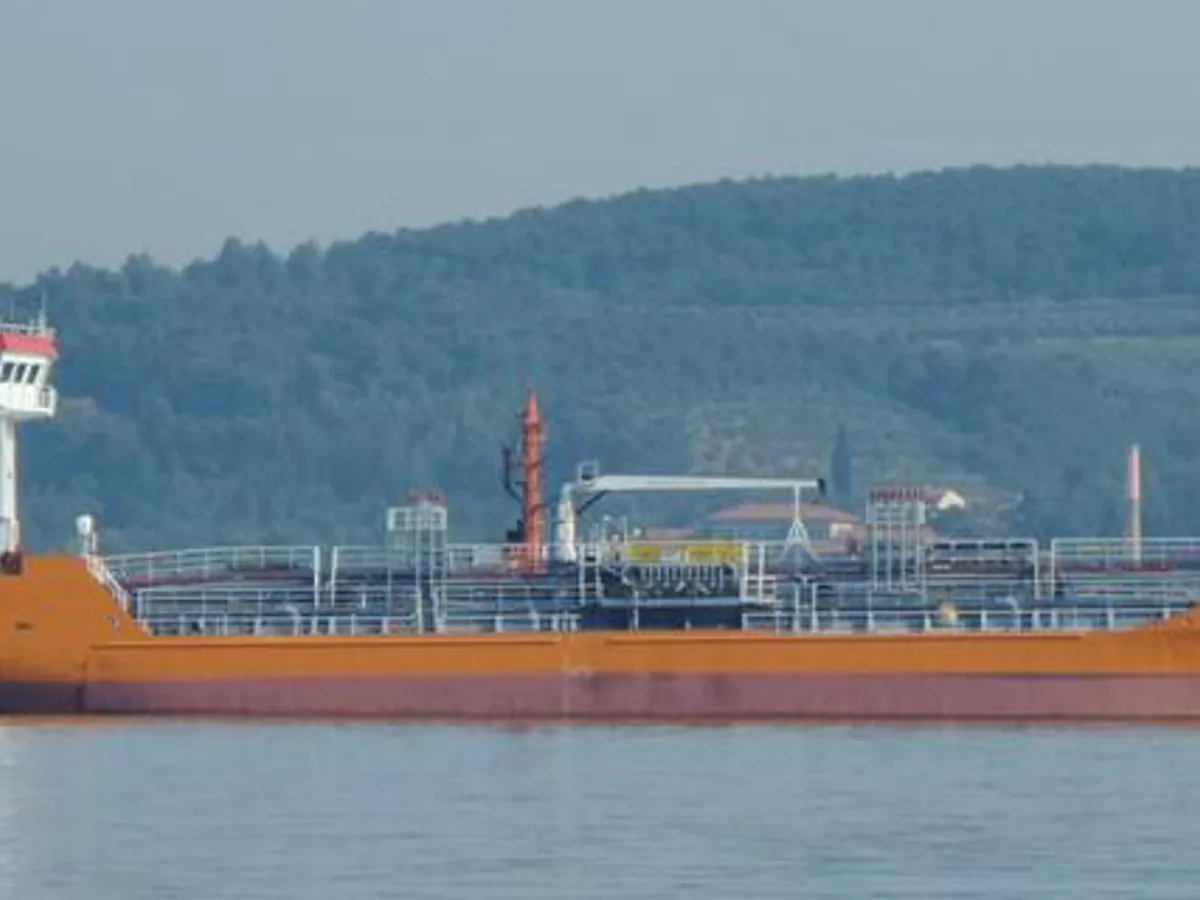 Tankowiec do przewozu ropy/chemikaliów na sprzedaż