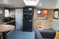 Pływający hotel na sprzedaż