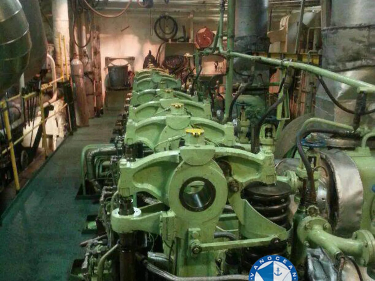 Tankowiec do przewozu ropy/chemikaliów na sprzedaż