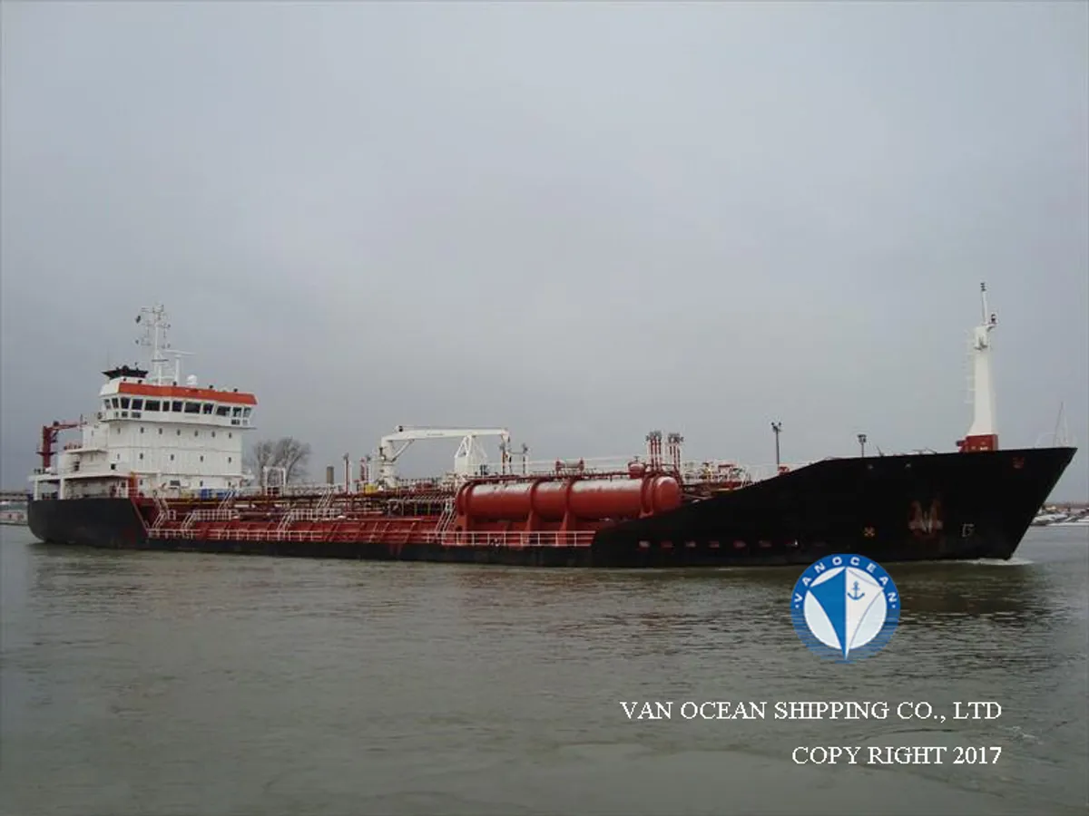 Tankowiec do przewozu ropy/chemikaliów na sprzedaż