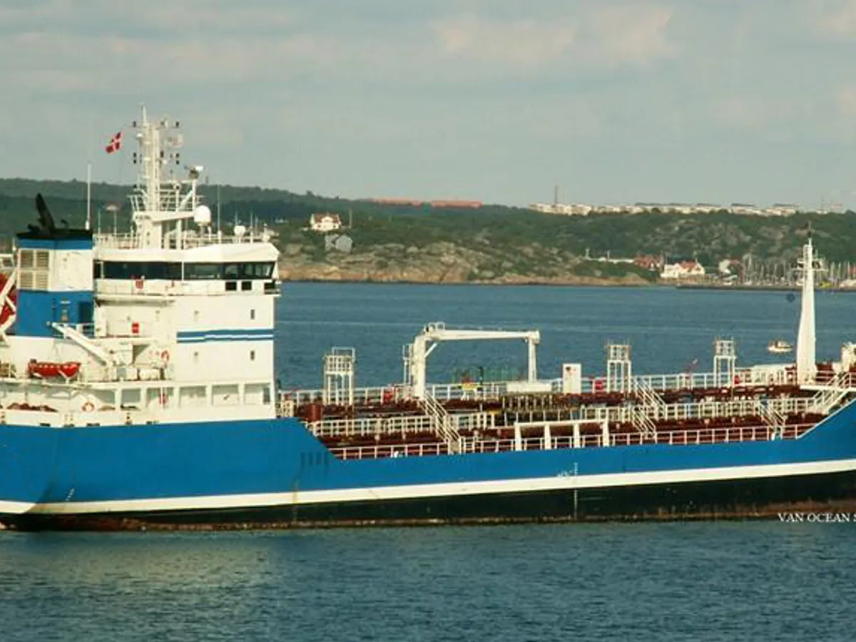 Tankowiec do przewozu ropy/chemikaliów na sprzedaż