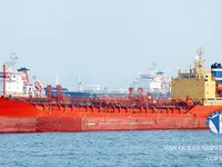 Tankowiec do przewozu ropy/chemikaliów na sprzedaż