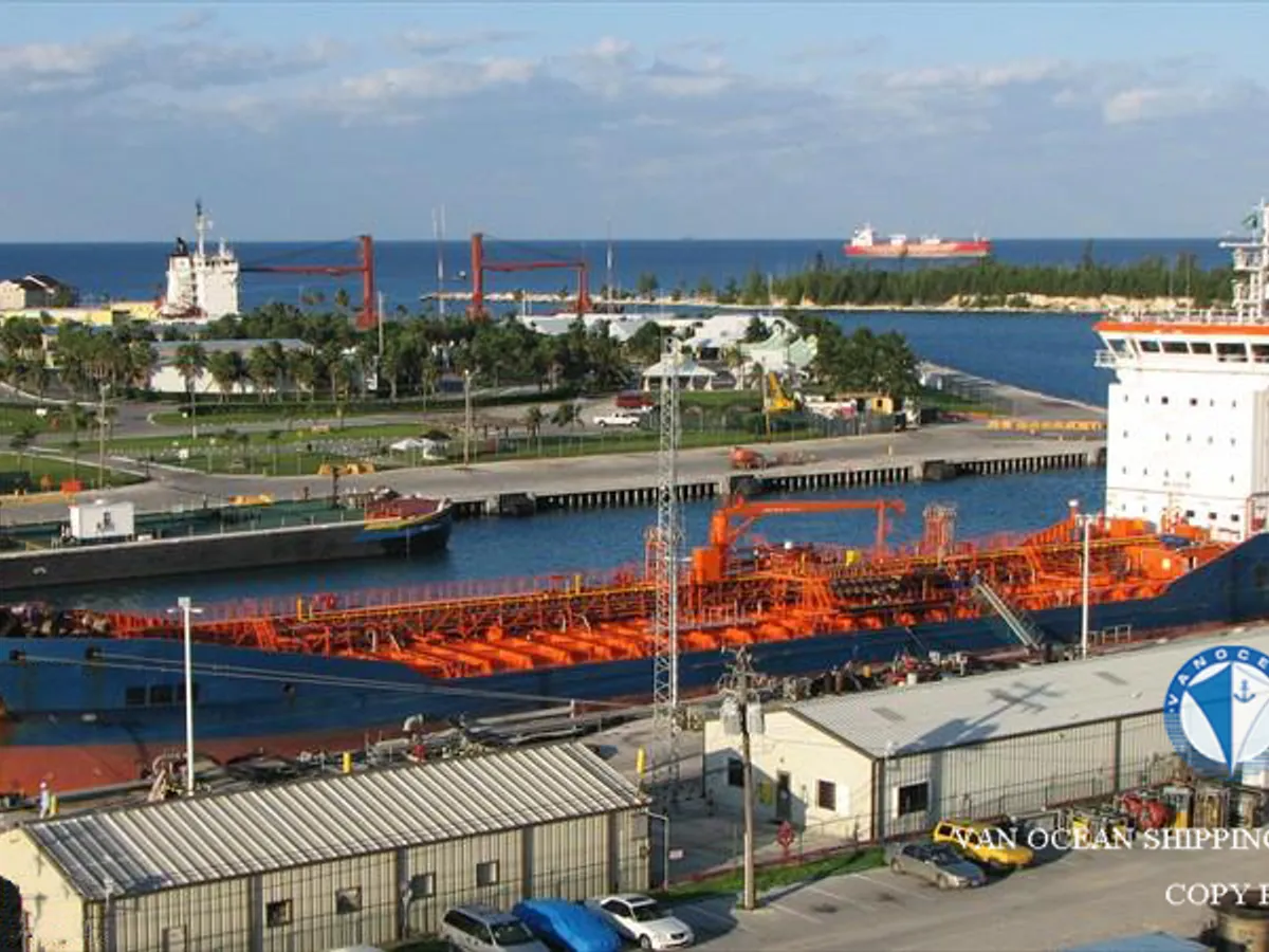 Tankowiec do przewozu ropy/chemikaliów na sprzedaż