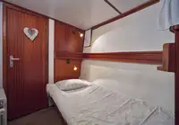 Pływający hotel na sprzedaż