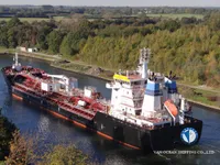 Tankowiec do przewozu ropy/chemikaliów na sprzedaż