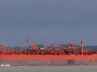 Tankowiec do przewozu ropy/chemikaliów na sprzedaż