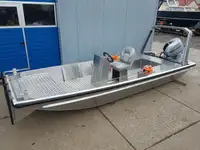 Łodzie robocze na sprzedaż