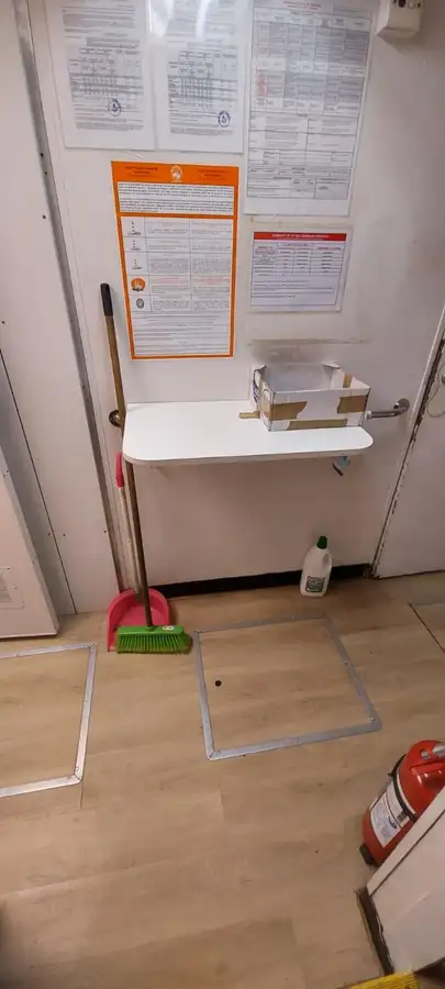 Statek załogowy na sprzedaż