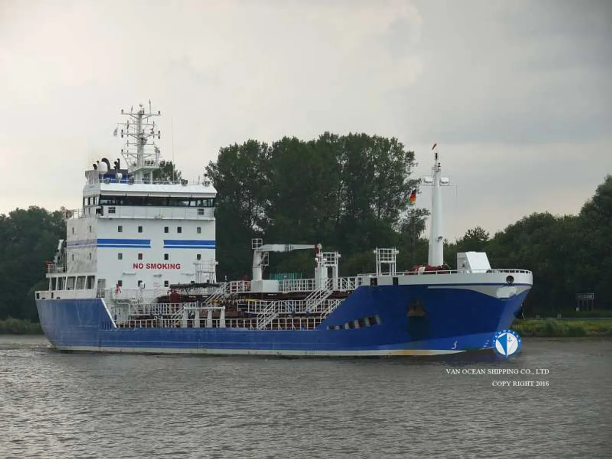 Tankowiec do przewozu ropy/chemikaliów na sprzedaż