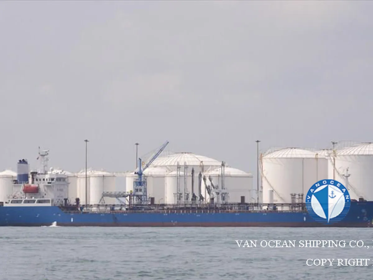Tankowiec do przewozu ropy/chemikaliów na sprzedaż