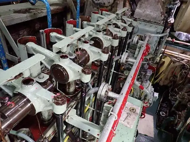 Tankowiec do przewozu ropy/chemikaliów na sprzedaż