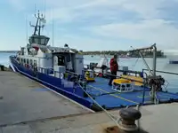 Statek załogowy na sprzedaż