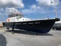 Łódź pilotująca na sprzedaż