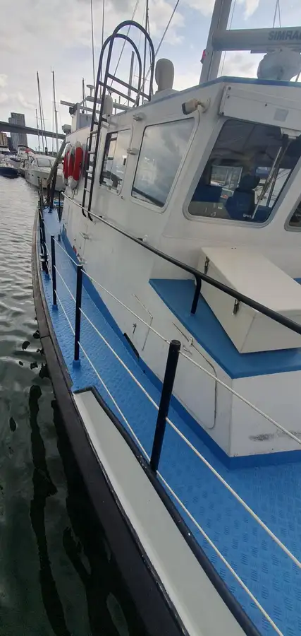 Statek kontenerowy na sprzedaż
