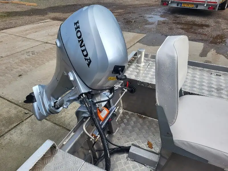 Statki robocze na sprzedaż