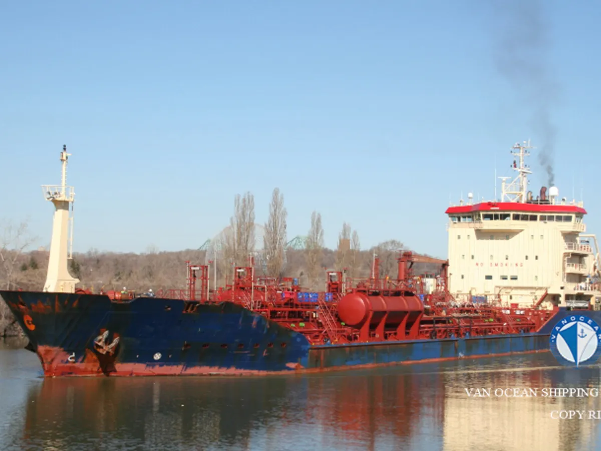 Tankowiec do przewozu ropy/chemikaliów na sprzedaż