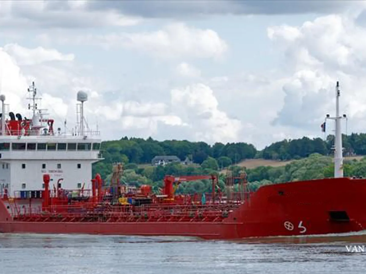 Tankowiec do przewozu ropy/chemikaliów na sprzedaż