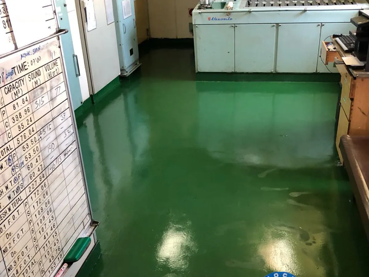 Tankowiec do przewozu ropy/chemikaliów na sprzedaż