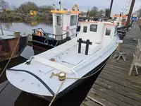 Łódź holownicza na sprzedaż