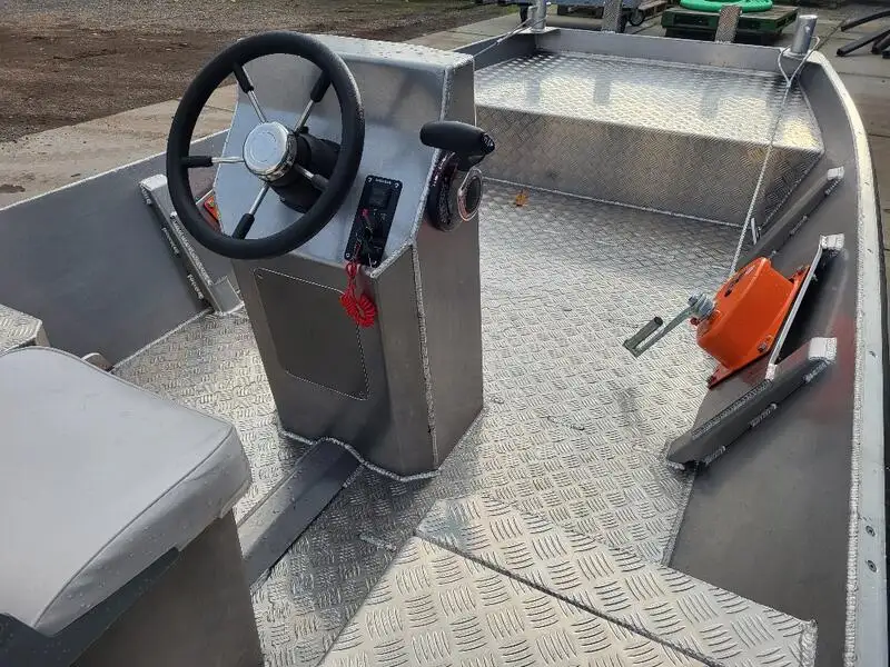 Statki robocze na sprzedaż
