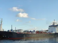 Tankowiec do przewozu ropy/chemikaliów na sprzedaż
