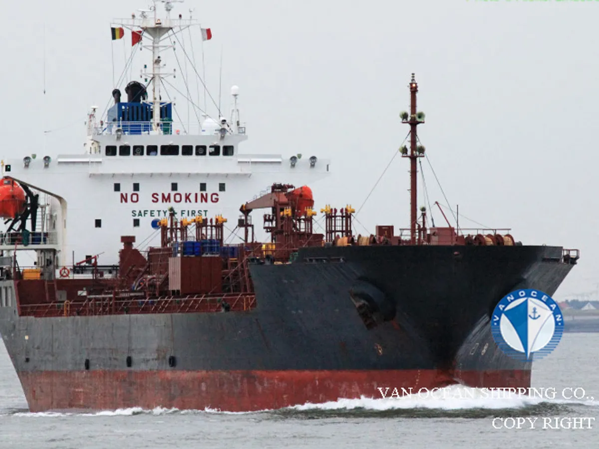 Tankowiec do przewozu ropy/chemikaliów na sprzedaż