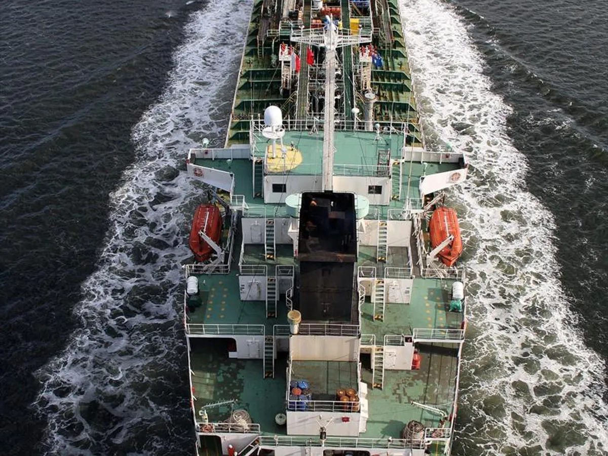 Tankowiec do przewozu ropy/chemikaliów na sprzedaż