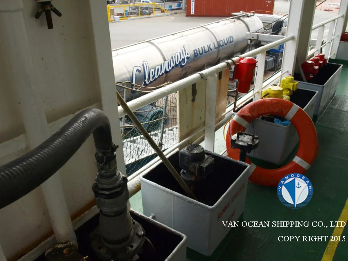 Tankowiec do przewozu ropy/chemikaliów na sprzedaż