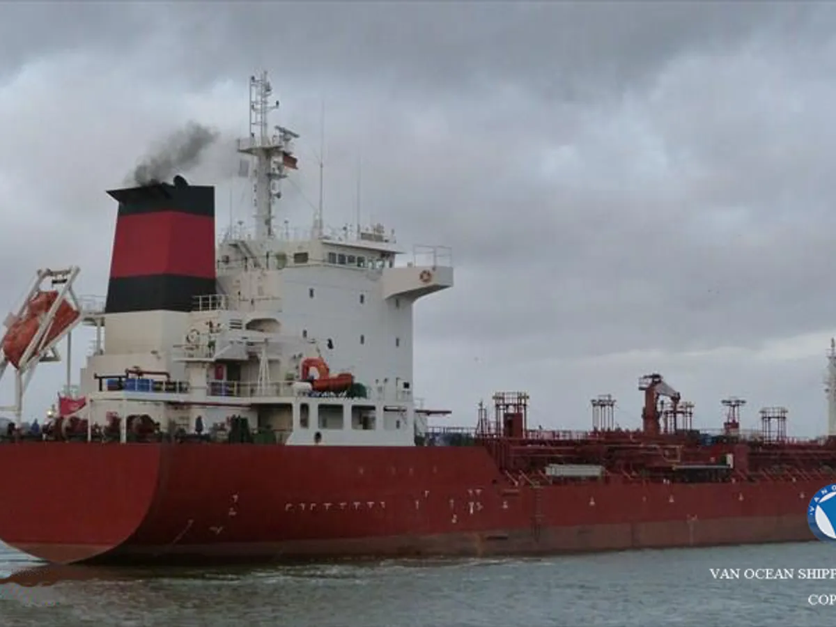 Tankowiec do przewozu ropy/chemikaliów na sprzedaż