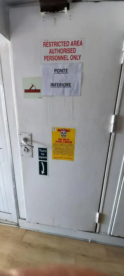 Statek załogowy na sprzedaż