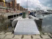 Kontenerowiec na sprzedaż