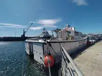 Statek załogowy na sprzedaż