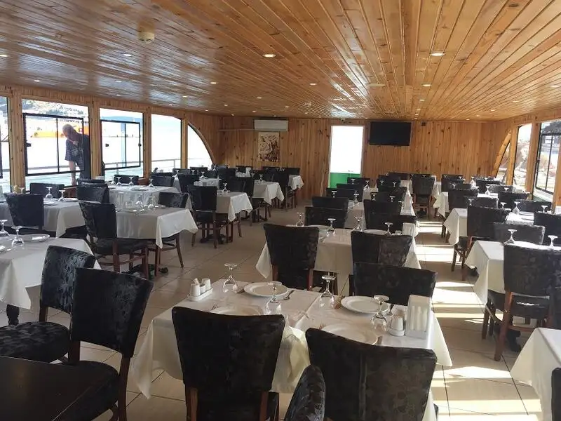 Statek-restauracja na sprzedaż