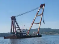 Statek z dźwigiem na sprzedaż