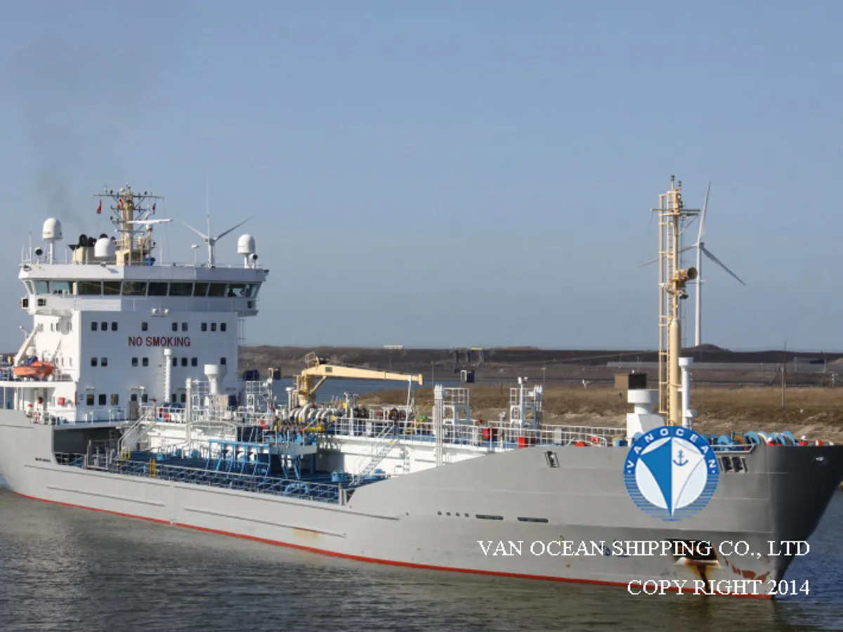 Tankowiec do przewozu ropy/chemikaliów na sprzedaż