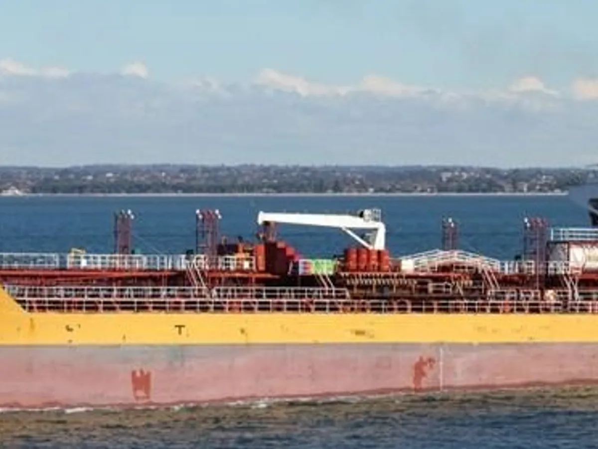 Tankowiec do przewozu ropy/chemikaliów na sprzedaż