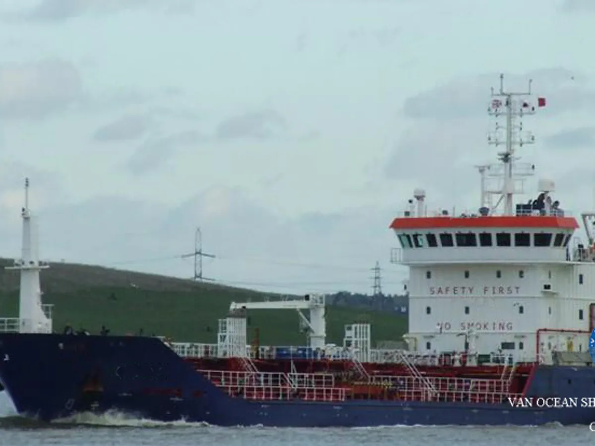 Tankowiec do przewozu ropy/chemikaliów na sprzedaż
