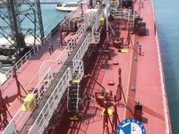 Tankowiec do przewozu ropy/chemikaliów na sprzedaż