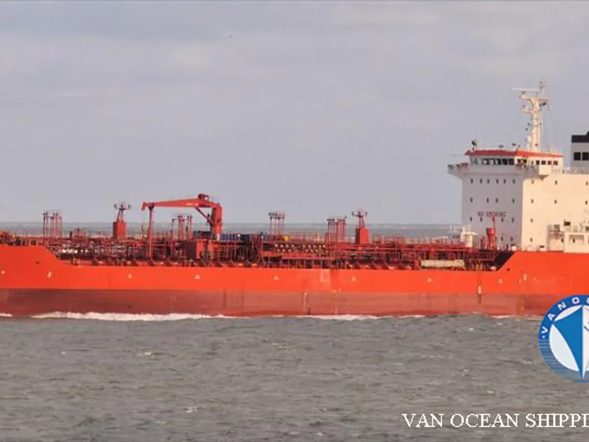 Tankowiec do przewozu ropy/chemikaliów na sprzedaż