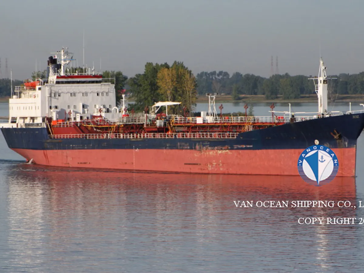 Tankowiec do przewozu ropy/chemikaliów na sprzedaż