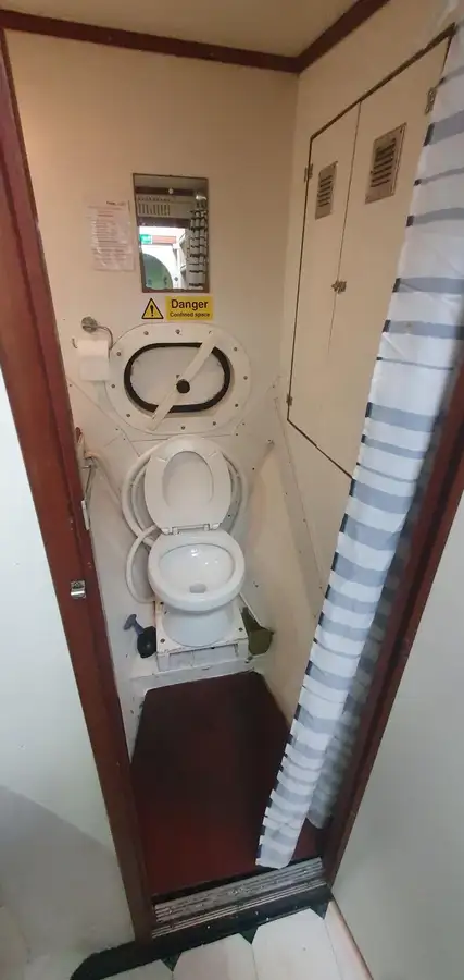 Statek kontenerowy na sprzedaż